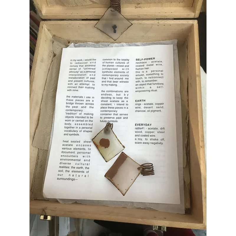 Self-Power-box-with-rings-and-description